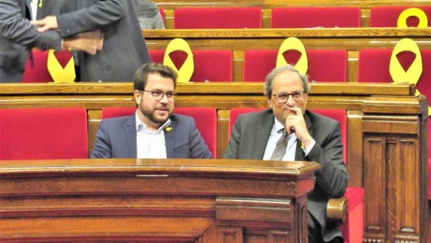 Vicepte. Pere Aragonès, pte. Quim Torra, en el pleno del Parlament | Europa Press ep vicepte pere aragons pte quim torra enplenoparlament