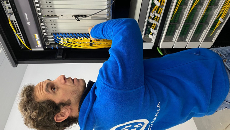 1644409826 t cnico revisando una olt 