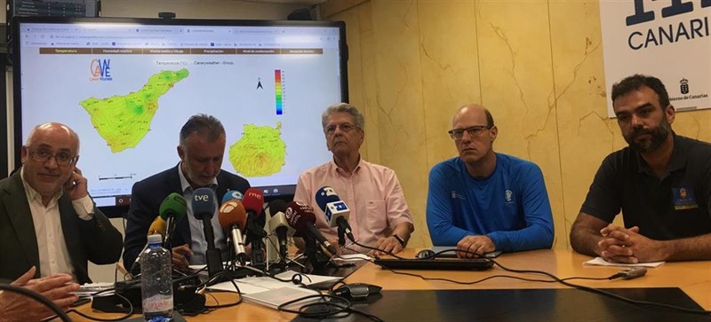 Antonio Morales, Ángel Víctor Torres, Julio Pérez, Florencio López y Federico Grillo en rueda de prensa sobre los incendios en Gran Canaria | EUROPA PRESS ep antonio morales angel victor torres julio perez florencio lopezfederico grilloruedaprensalos incendiosgran canaria