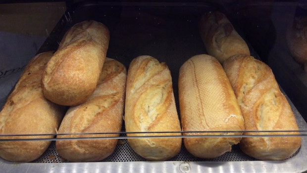 ep archivo   barras de pan en un supermercado