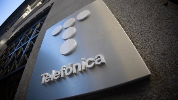 ep archivo   fachada del edificio de telefonica en la gran via a 28 de noviembre de 2025 en madrid