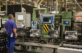 ep archivo   ingenieros de la planta de ford en almussafes valencia