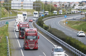 ep archivo   varios camiones en la a 67 de santander a torrelavega