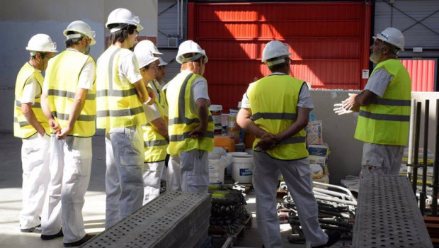 ep archivo   varios obreros de la construccion