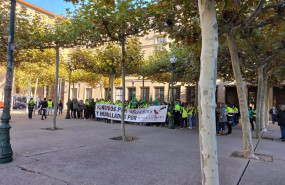 ep concentracion de los trabajadores de idl delante del edificio pignatelli