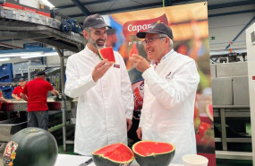 ep el consejero andaluz de agricultura ramon fernandez pacheco junto al director gerente del grupo