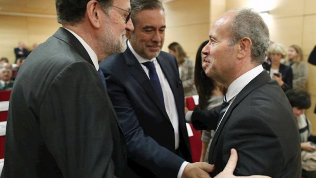 ep el ministro de justicia juan carlos campo dech saluda al expresidente del gobierno mariano rajoy