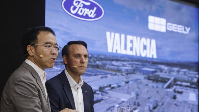 ep el presidente de ford europa jim baumbick y el vicepresidente ejecutivo de geely holding group ep el presidente de ford europa jim baumbick y el vicepresidente ejecutivo de geely holding group