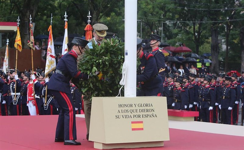 ep el rey durante el desfile militar del 12 de octubre fiesta nacional
