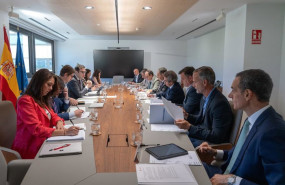 ep el vicepresidente primero y ministro de economia comercio y empresa carlos cuerpo se reune con