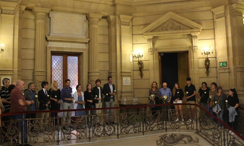 ep homenaje a tomas alba en el ayuntamiento de san sebastian
