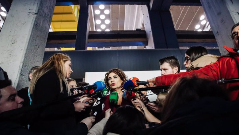 ep la ministra de hacienda y funcion publica maria jesus montero atiende a medios a su llegada a la ep la ministra de hacienda y funcion publica maria jesus montero atiende a medios a su llegada a la