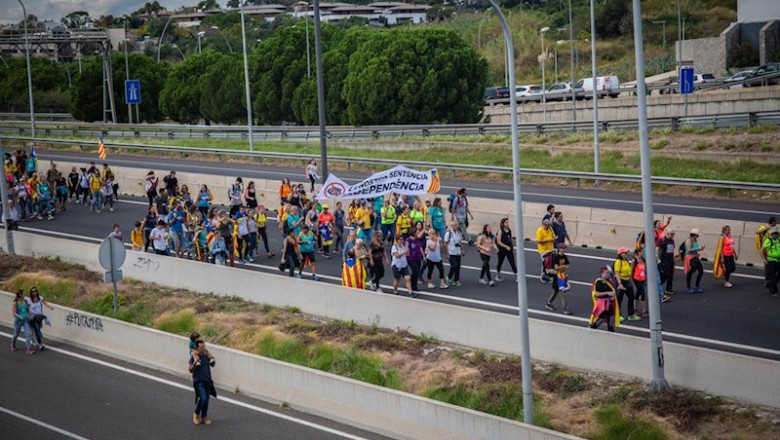 ep las columnas procedentes de tarragona y tarrega que forman parte de las marchas por la libertad