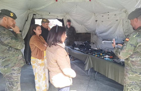 ep margarita robles en una visita al regimiento de infanteria principe n3 en siero asturias