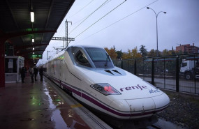 ep tren que va a efectuar un viaje por el nuevo tramo de alta velocidad pedralba de la
