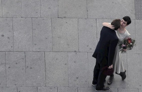 ep una pareja es fotografiada en pleno aluvion de bodas canceladas en madrid por el avance del