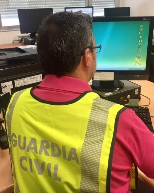 Uno de los agentes de la Guardia Civil encargado de la investigación | GC ep unolos agentesla guardia civil encargadola investigacion