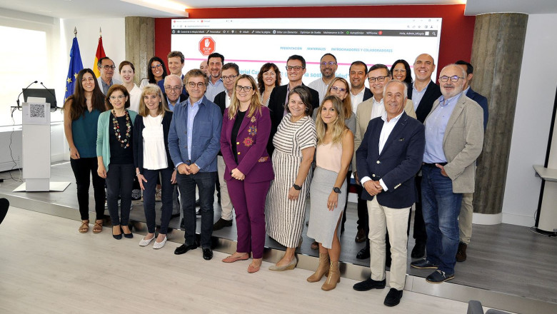 imagen de grupo en la presentacion de la campana