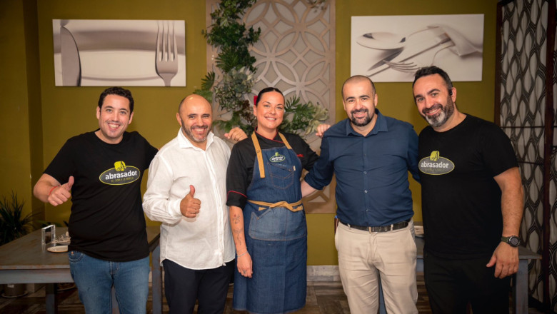 de izquierda a derecha javier molina metre y sumiller de grupo abrasador julio ramrez ceo grupo abrasador victoria y miguel responsables de abrasador el laurel y carlos torres chef asesor grupo abrasador 