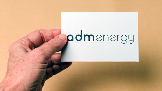 dl adm energía objetivo petróleo gas recursos naturales inversor invertir logotipo de la empresa