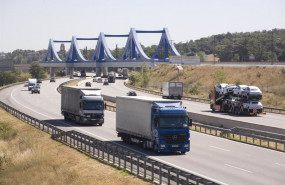 ep archivo   imagen de recurso de camiones por las carreteras catalanas