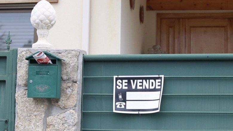 ep archivo   la compraventa de vivienda caera un 10 en 2024 y el precio medio subira un 3 segun las