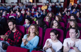 ep archivo   un grupo de personas en una sala de cine