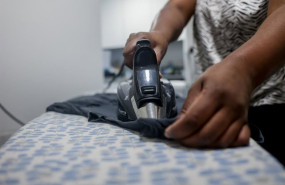 ep archivo   una empleada de hogar plancha una camiseta el dia en que han aprobado el paro para las