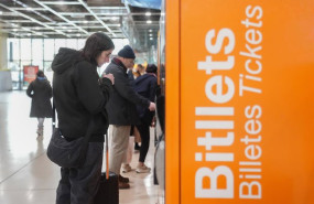 ep archivo   usuarios de rodalies en la estacion de sants