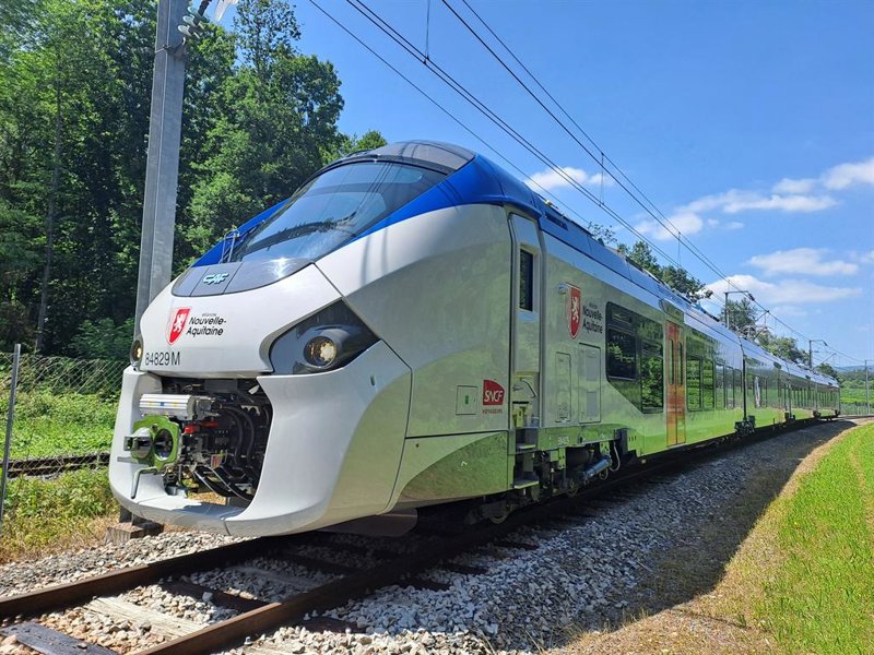 CAF cierra un nuevo contrato de trenes Régiolis en Francia por 80 millones