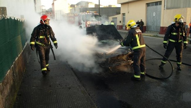 ep coche quemadosanta comba