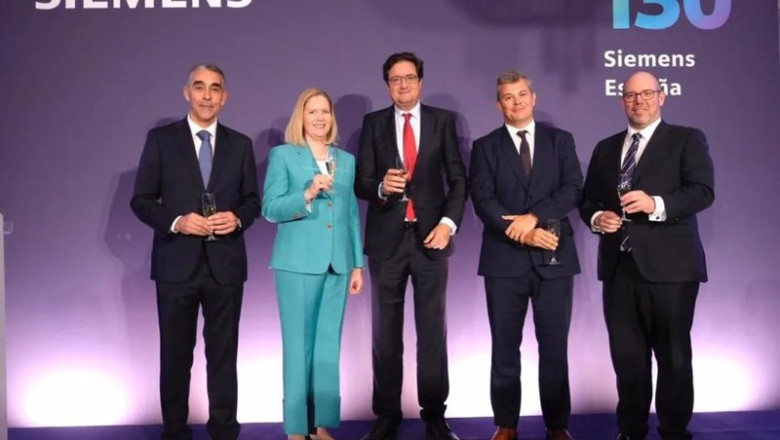 ep de izquierda a derecha fernando silva ceo de siemens para espana y portugal veronika bienert ep de izquierda a derecha fernando silva ceo de siemens para espana y portugal veronika bienert