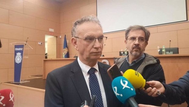 ep el delegado del gobierno atiende a los medios de comunicacion en badajoz
