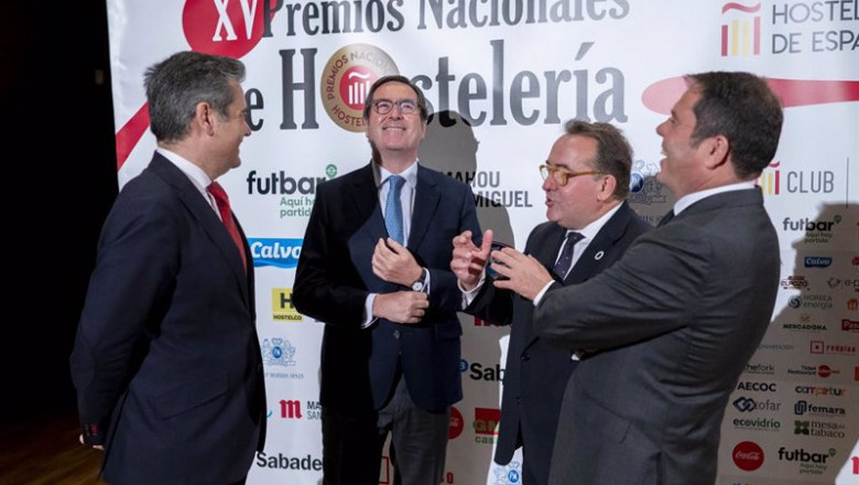 El secretario general de Hostelería de España, Emilio Gallego; el presidente de la CEOE, Antonio Garamendi; el presidente de Hostelería de España, José Luis Izuel, y el presidente de Cepyme, Gerardo Cuerva. | Alberto Ortega - Europa Press ep el secretario general de hosteleria de espana emilio gallego el presidente de la ceoe antonio