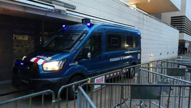 ep furgonetalos mossosmuseulleida duranteoperacion sijena