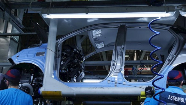 ep imagen de la produccion de un vehiculo de hyundai