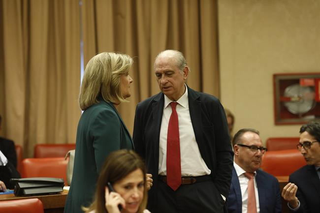 Jorge Fernández Díaz y Fátima Báñez en el Congreso | EUROPA PRESS ep jorge fernandez diazfatima banezcongreso