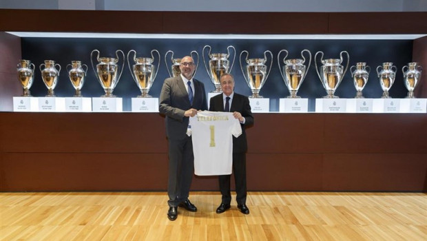 ep presidentereal madrid florentino perez firmaacuerdotelefonica