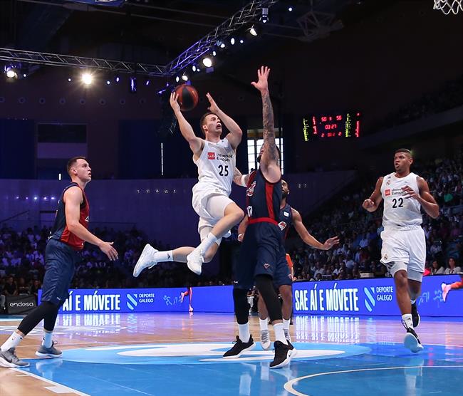 El Real Madrid, campeón de la Supercopa ante Baskonia | ACB PHOTO ep real madrid campeonla supercopabaskonia