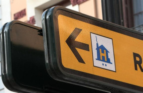 ep senal en calle para hotel