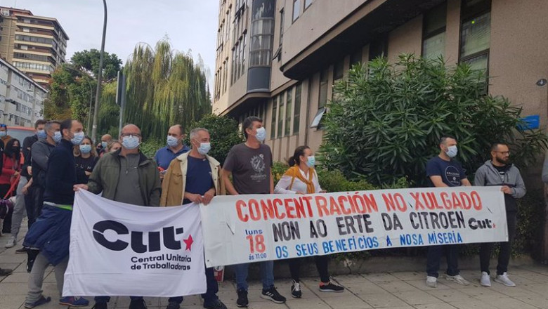 Trabajadores de la planta de Stellantis en Vigo se concentran ante los juzgados | EUROPA PRESS ep trabajadores de la planta de stellantis en vigo se concentran ante los juzgados