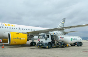 ep un avion de vueling repostado por avikor ep un avion de vueling repostado por avikor
