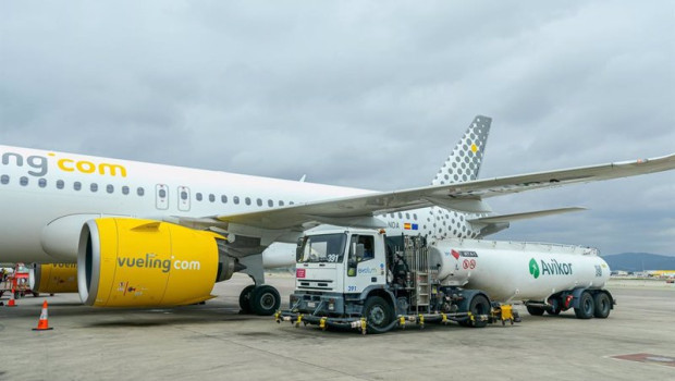 ep un avion de vueling repostado por avikor