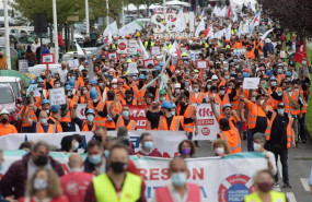 ep varios cientos de personas participan en una manifestacion por el futuro industrial de a marina a