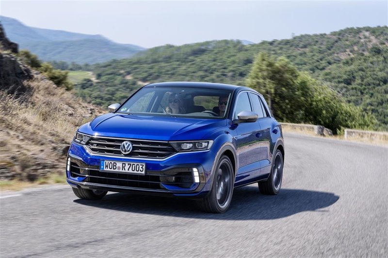 https://img1.s3wfg.com/web/img/images_uploaded/9/4/ep_volkswagen_t-roc_r.jpg