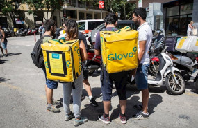 ep algunos de los trabajadores de la compania de comida a domicilio glovo durante la concentracion