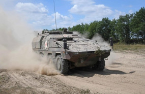 ep archivo   una ambulancia boxer 8x8 en su variante sgsankfz