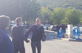 ep coral bistuer en el tanatorio de cercedilla para despedir a su amiga blanca fernandez ochoa