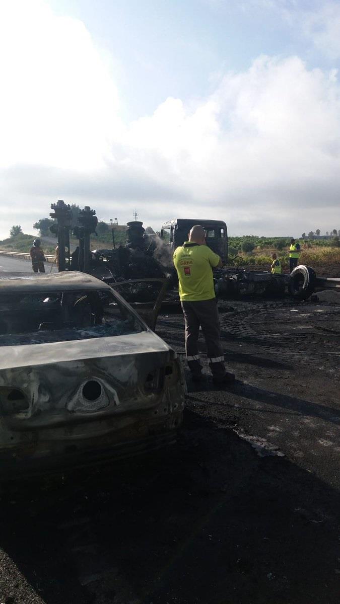 Corte de tráfico por el accidente de un camión | EMERGENCIAS 112 - Archivo ep cortetraficoaccidenteun camion 20180802130302