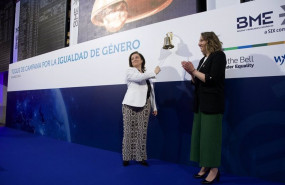 ep de izquierda a derecha la protectora del inversor de bme gloria martinez picazo y la directora
